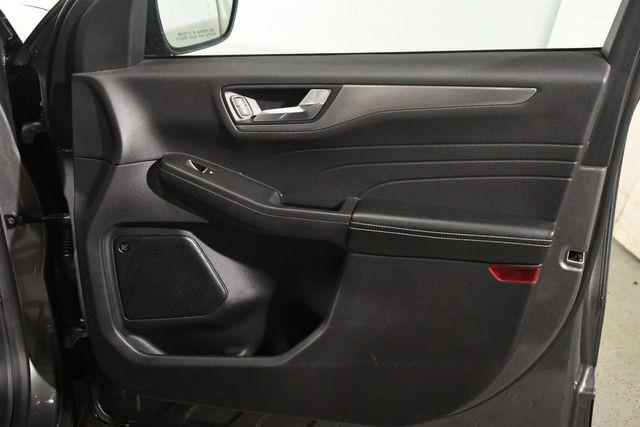 2021 Ford Escape Hybrid Titanium photo