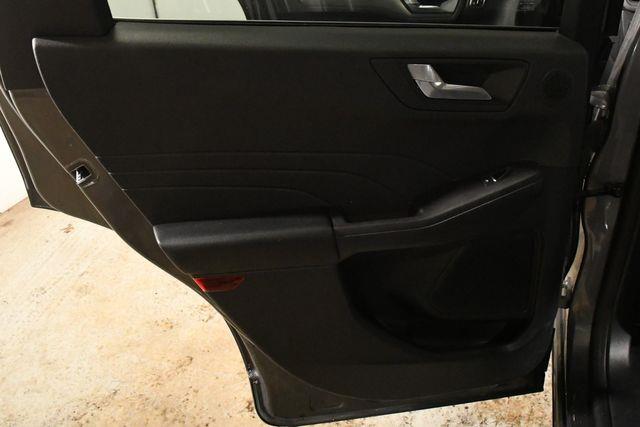 2021 Ford Escape Hybrid Titanium photo