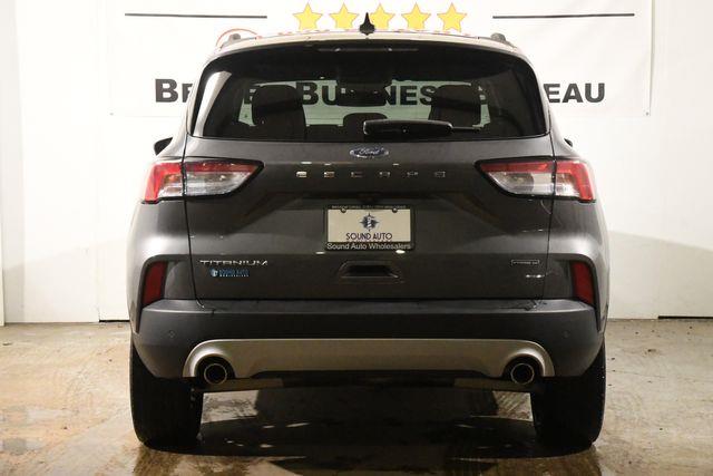 2021 Ford Escape Hybrid Titanium photo