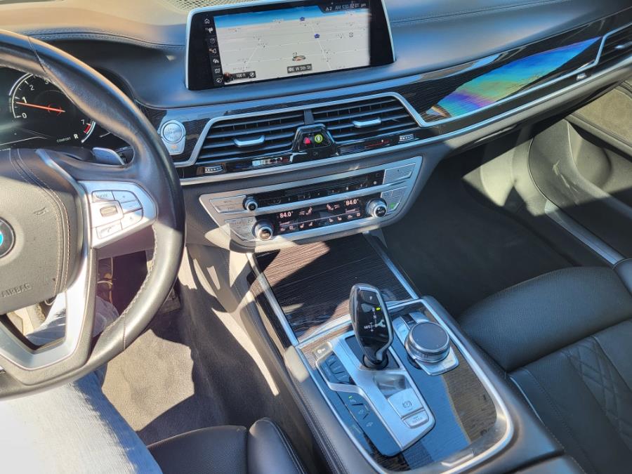 2016 BMW 7-Series 4dr Sdn 750i xDrive AWD photo