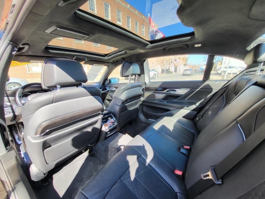2016 BMW 7-Series 4dr Sdn 750i xDrive AWD photo