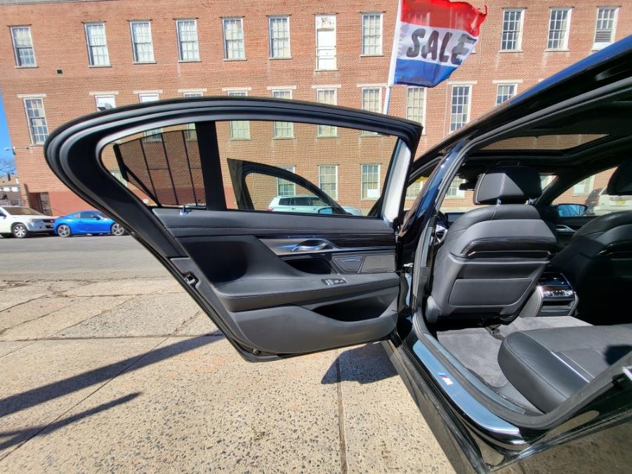 2016 BMW 7-Series 4dr Sdn 750i xDrive AWD photo