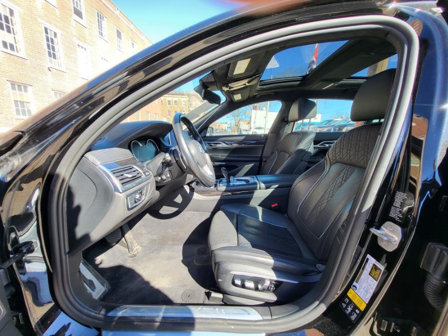 2016 BMW 7-Series 4dr Sdn 750i xDrive AWD photo