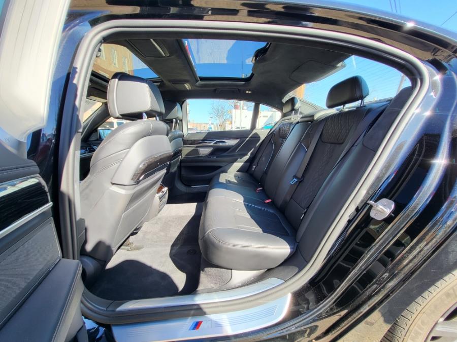 2016 BMW 7-Series 4dr Sdn 750i xDrive AWD photo