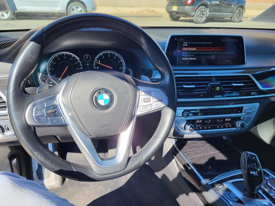 2016 BMW 7-Series 4dr Sdn 750i xDrive AWD photo