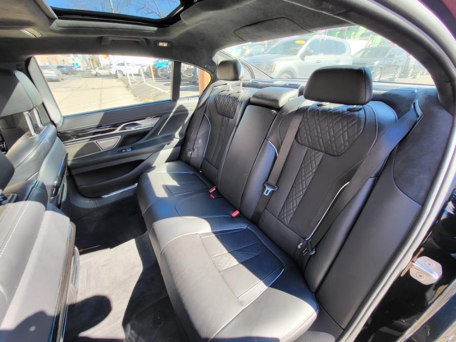 2016 BMW 7-Series 4dr Sdn 750i xDrive AWD photo