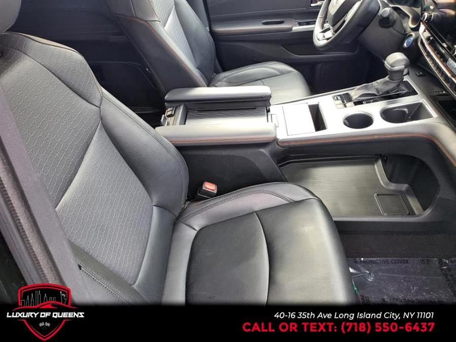 2022 Toyota Sienna XSE AWD 7-Passenger Natl photo