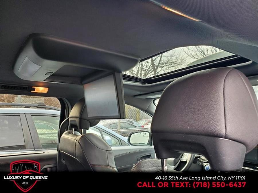 2022 Toyota Sienna XSE AWD 7-Passenger Natl photo