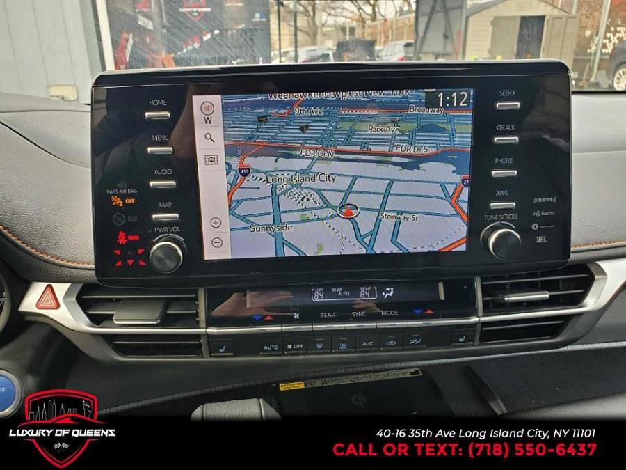 2022 Toyota Sienna XSE AWD 7-Passenger Natl photo