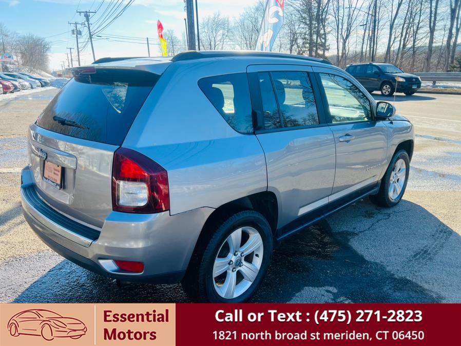 2015 Jeep Compass 4WD 4dr Latitude photo