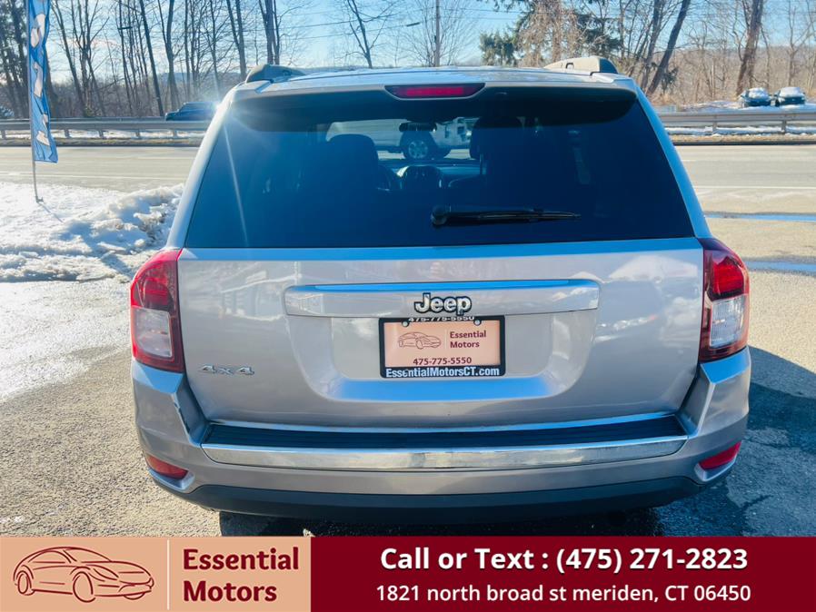 2015 Jeep Compass 4WD 4dr Latitude photo