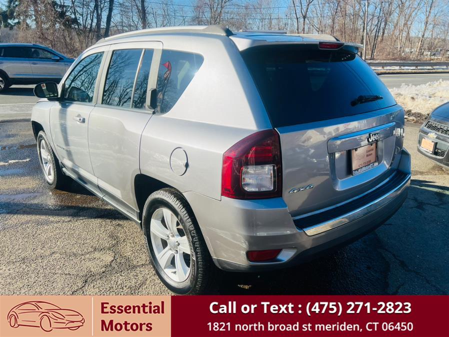 2015 Jeep Compass 4WD 4dr Latitude photo