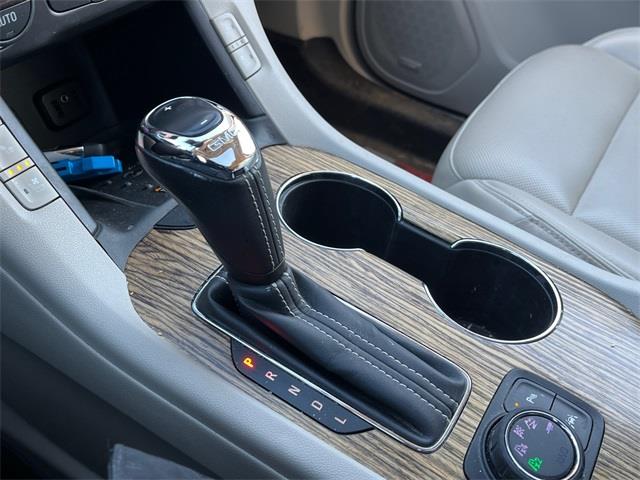 2019 GMC Acadia Denali photo