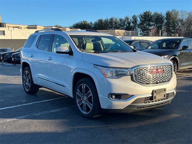 2019 GMC Acadia Denali photo
