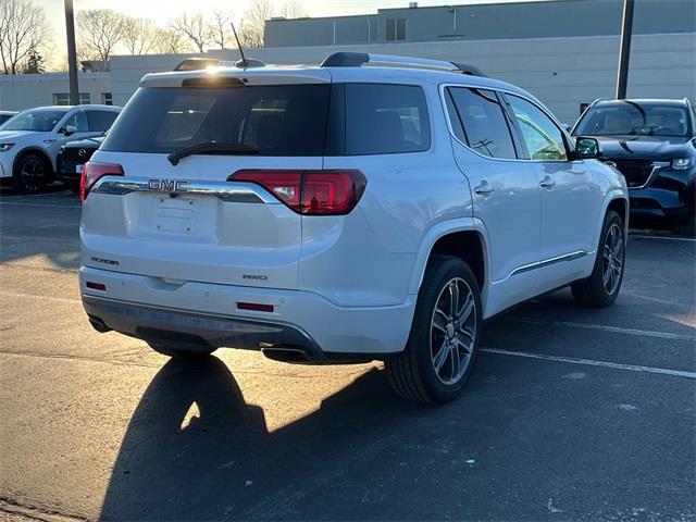 2019 GMC Acadia Denali photo