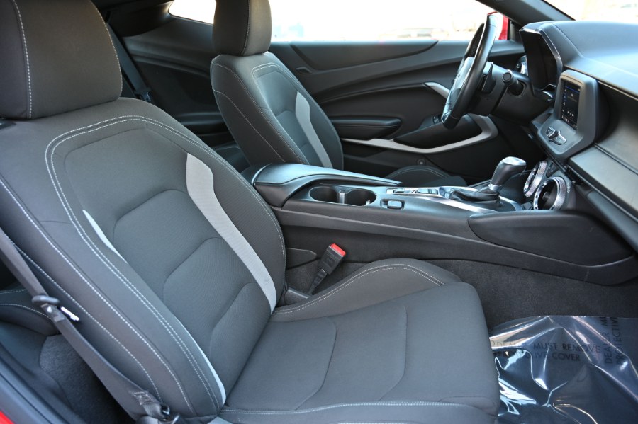 2023 Chevrolet Camaro 2dr Cpe 1LT photo