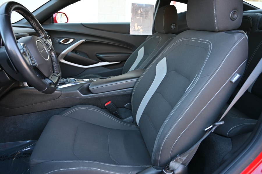 2023 Chevrolet Camaro 2dr Cpe 1LT photo