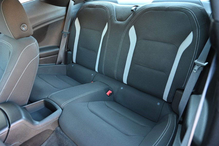 2023 Chevrolet Camaro 2dr Cpe 1LT photo