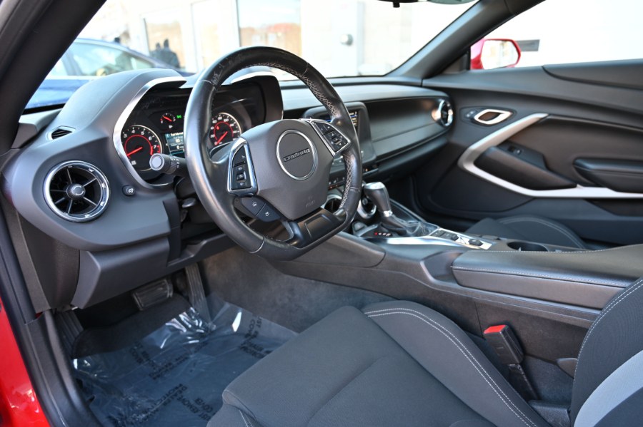 2023 Chevrolet Camaro 2dr Cpe 1LT photo