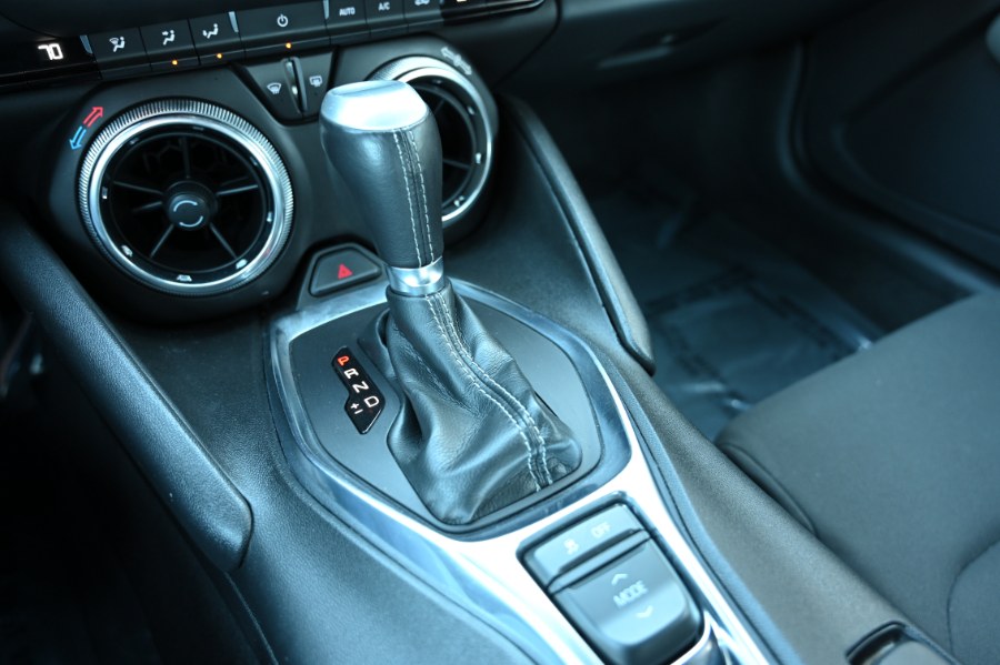 2023 Chevrolet Camaro 2dr Cpe 1LT photo