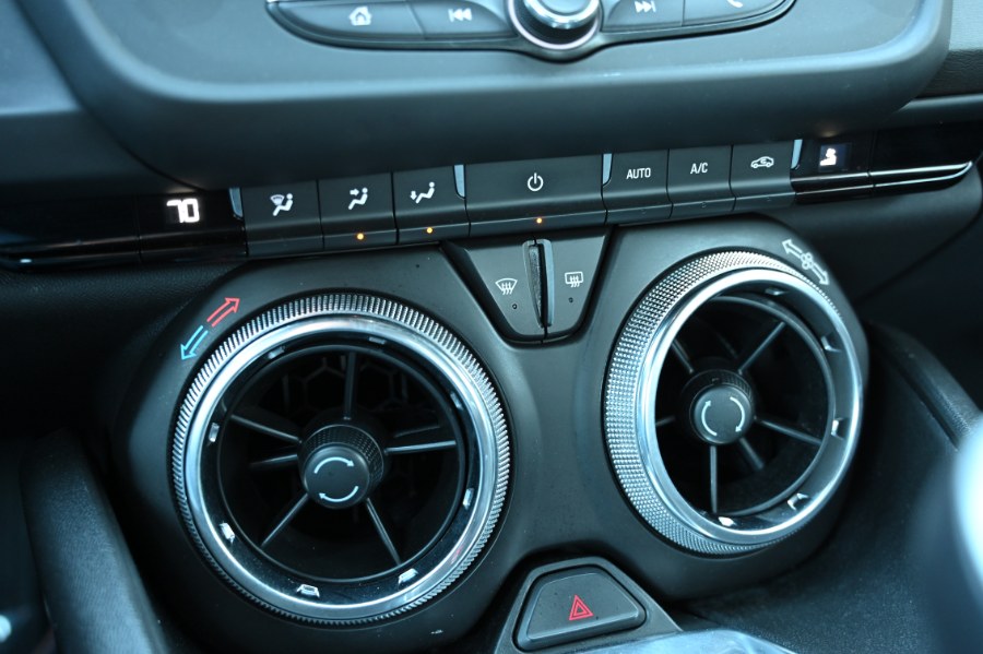 2023 Chevrolet Camaro 2dr Cpe 1LT photo
