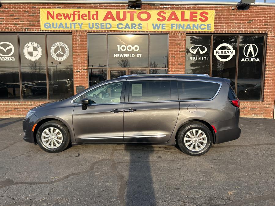 2019 Chrysler Pacifica Touring L FWD photo