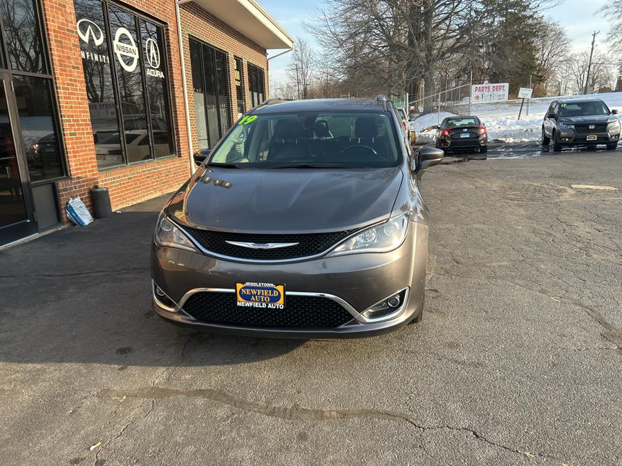 2019 Chrysler Pacifica Touring L FWD photo