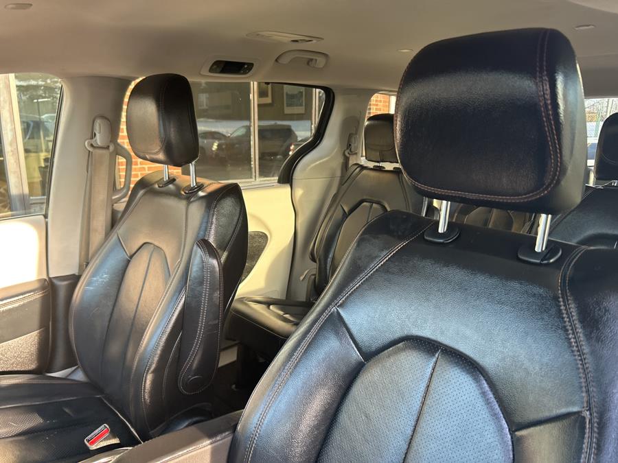 2019 Chrysler Pacifica Touring L FWD photo