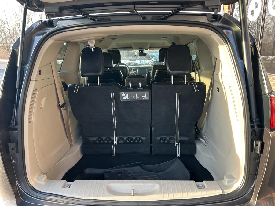 2019 Chrysler Pacifica Touring L FWD photo