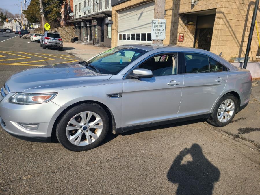 2011 Ford Taurus SEL photo