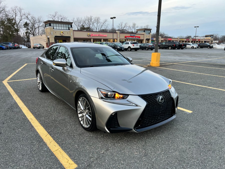 2017 Lexus IS 300 photo