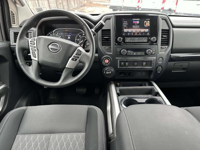 2023 Nissan Titan SV photo