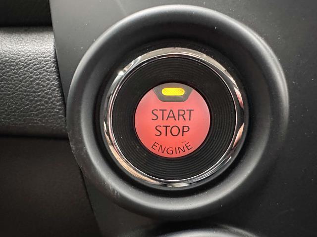 2023 Nissan Titan SV photo