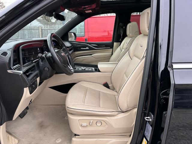2023 Cadillac Escalade Premium Luxury photo