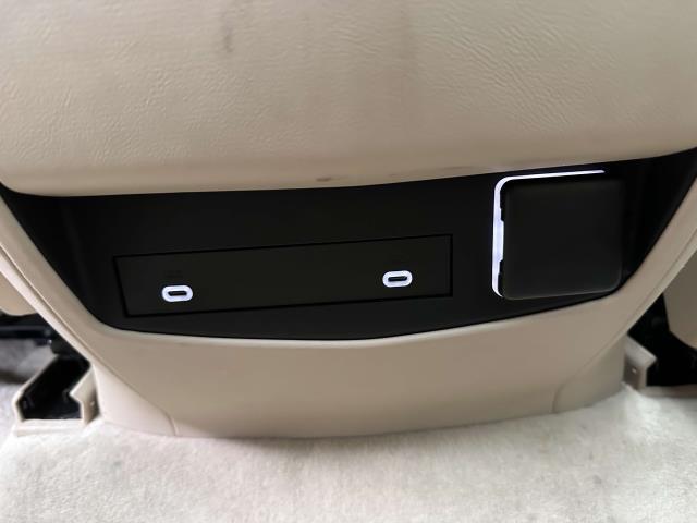 2023 Cadillac Escalade Premium Luxury photo