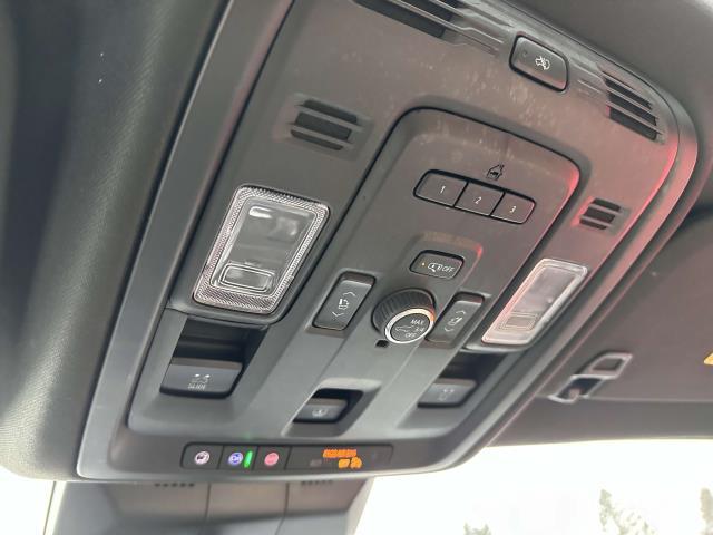 2023 Cadillac Escalade Premium Luxury photo