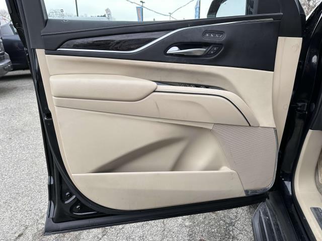 2023 Cadillac Escalade Premium Luxury photo