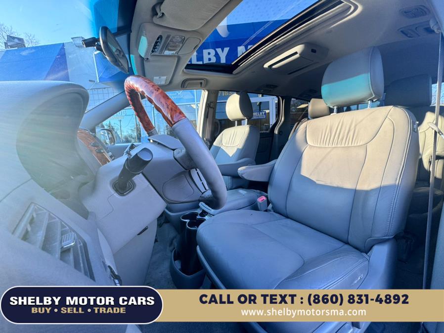 2009 Toyota Sienna XLE photo