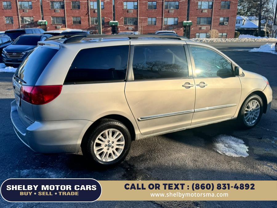 2009 Toyota Sienna XLE photo