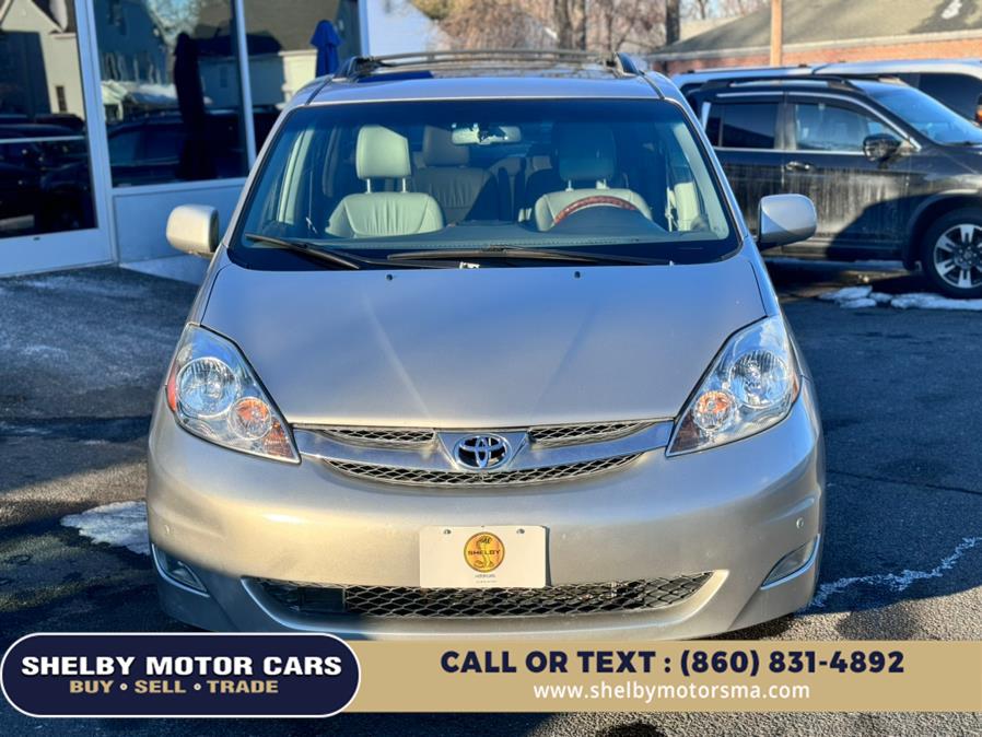 2009 Toyota Sienna XLE photo