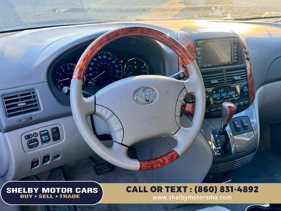 2009 Toyota Sienna XLE photo