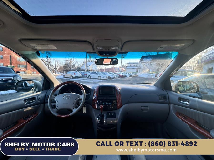 2009 Toyota Sienna XLE photo