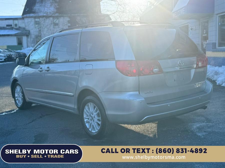 2009 Toyota Sienna XLE photo