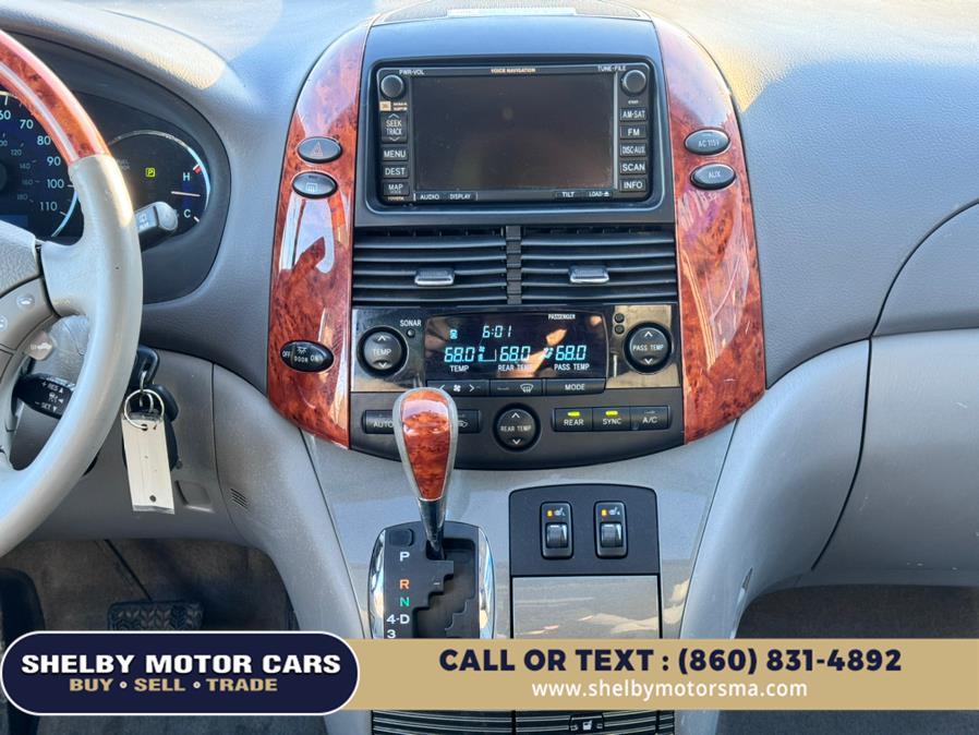 2009 Toyota Sienna XLE photo