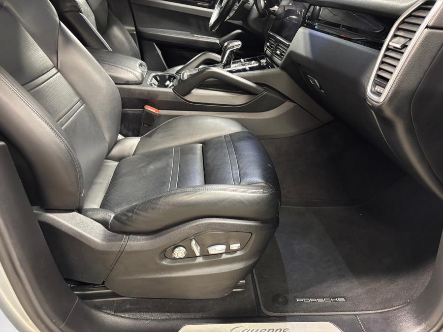 2020 Porsche Cayenne AWD photo