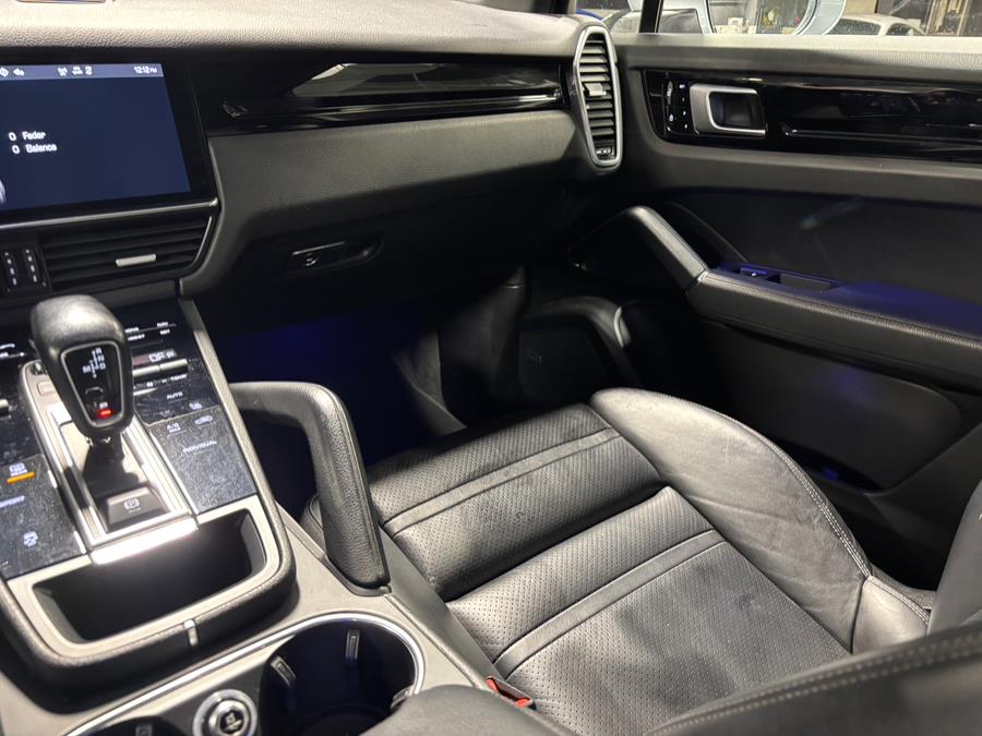 2020 Porsche Cayenne AWD photo