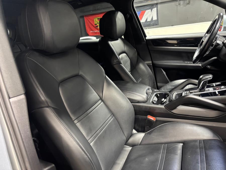 2020 Porsche Cayenne AWD photo