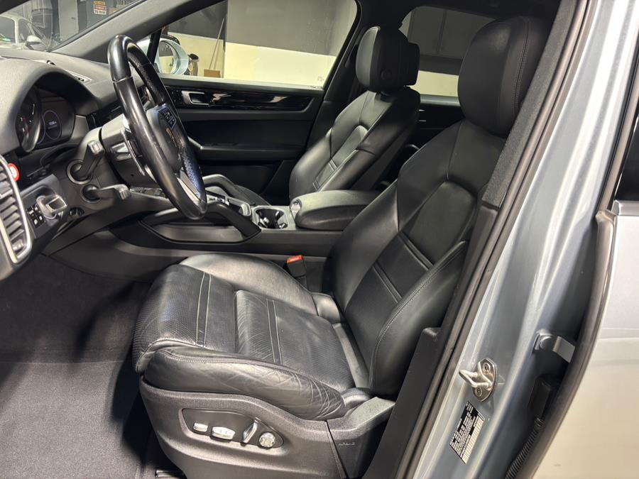 2020 Porsche Cayenne AWD photo