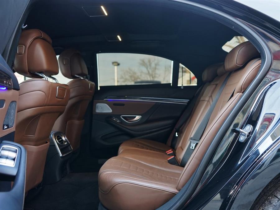 2019 Mercedes-Benz S-Class S 560 photo