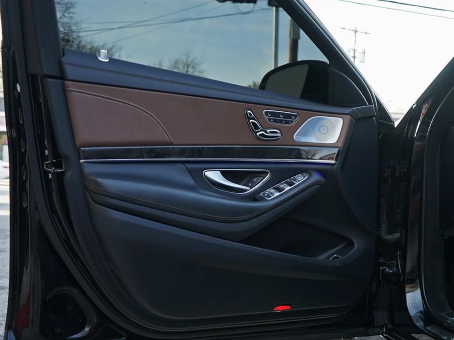 2019 Mercedes-Benz S-Class S 560 photo